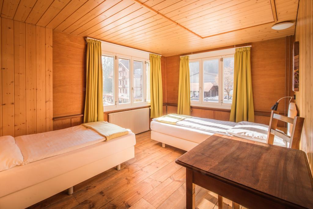 Hotel Tell And Apartments Unterseen Exterior foto