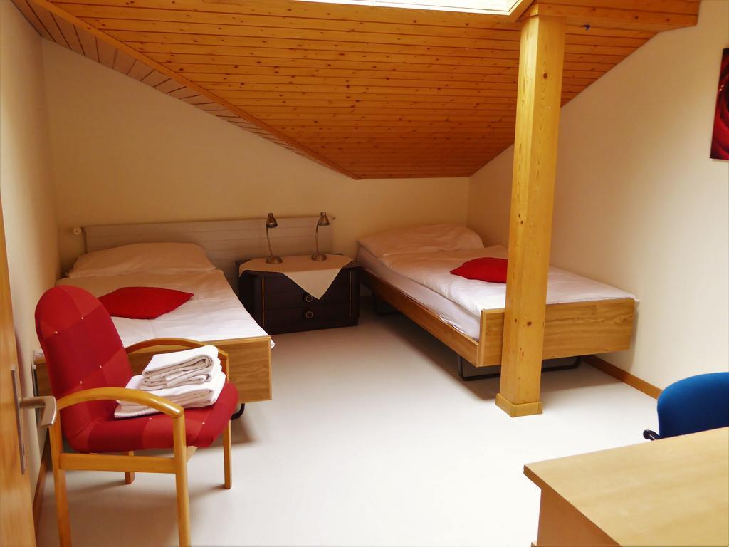 Hotel Tell And Apartments Unterseen Exterior foto